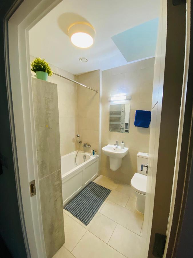 Double Room In Our Family Home Dublin Bagian luar foto